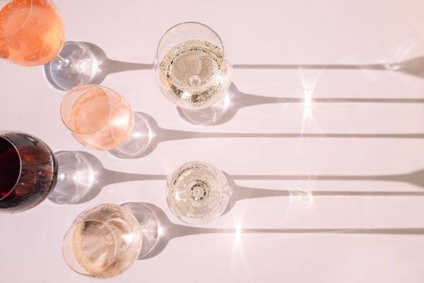 Filières des vins et des alcools : des obligations fiscales « allégées »