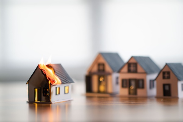 Intempéries et incendie : l’Urssaf active des mesures d’urgence !